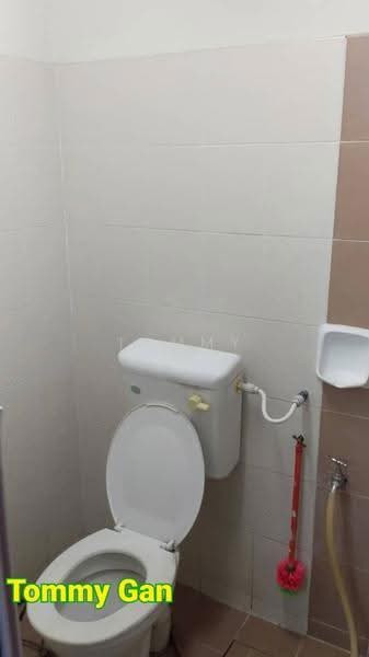 Rumah Teres untuk Disewa di Bandar Cassia (Batu Kawan) - Tommy Gan - Bathroom - PropertyGuru.com.my
