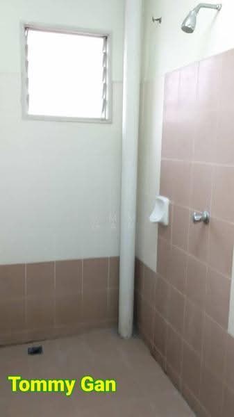 Rumah Teres untuk Disewa di Bandar Cassia (Batu Kawan) - Tommy Gan - Bathroom - PropertyGuru.com.my