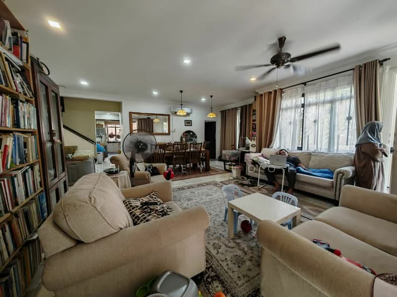 2-storey Terraced House for Sale in Bukit Jelutong (Shah Alam) - Shirley Looi - Living Room - PropertyGuru.com.my