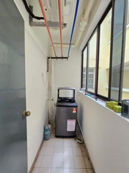 Pangsapuri untuk Dijual di Villa Bestari Apartment - Ong Lih Shyan - Balcony - PropertyGuru.com.my