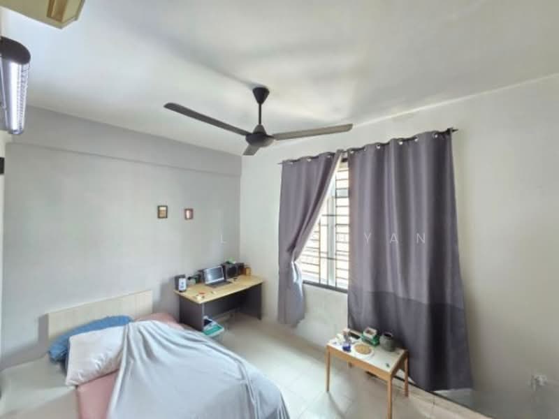 Pangsapuri untuk Dijual di Villa Bestari Apartment - Ong Lih Shyan - Bedroom - PropertyGuru.com.my