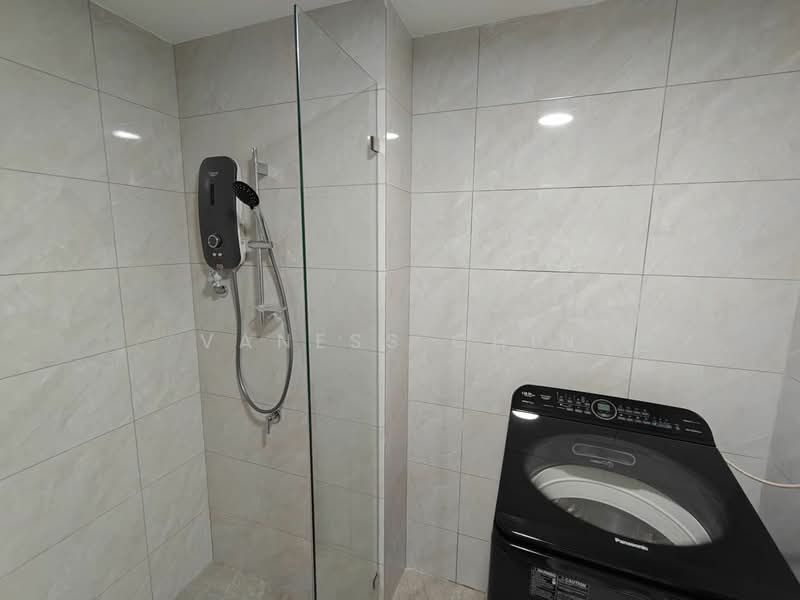 Servis Apartment untuk Disewa di Altris Residences @ The Quartz WM - Vaness Chin - Bathroom - PropertyGuru.com.my
