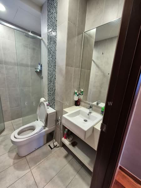 Kondominium untuk Dijual di Queens Residences Q1 @ Queens Waterfront - Kelvin Seow - Bathroom - PropertyGuru.com.my