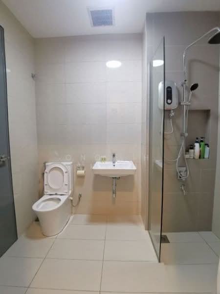 Service Residence for Sale at Paradigm Residence - Ong Lih Shyan - Bathroom - PropertyGuru.com.my