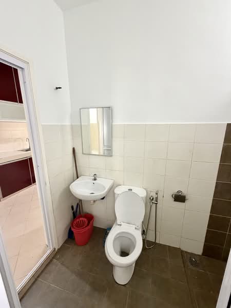 Rumah Teres 2 Tingkat untuk Dijual di Alam Sari (Bangi) - Ai Faizal - Bathroom - PropertyGuru.com.my