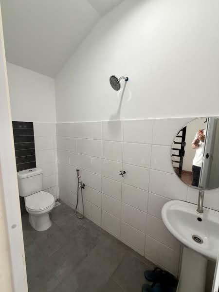 Rumah Teres 2 Tingkat untuk Dijual di Alam Sari (Bangi) - Ai Faizal - Bathroom - PropertyGuru.com.my