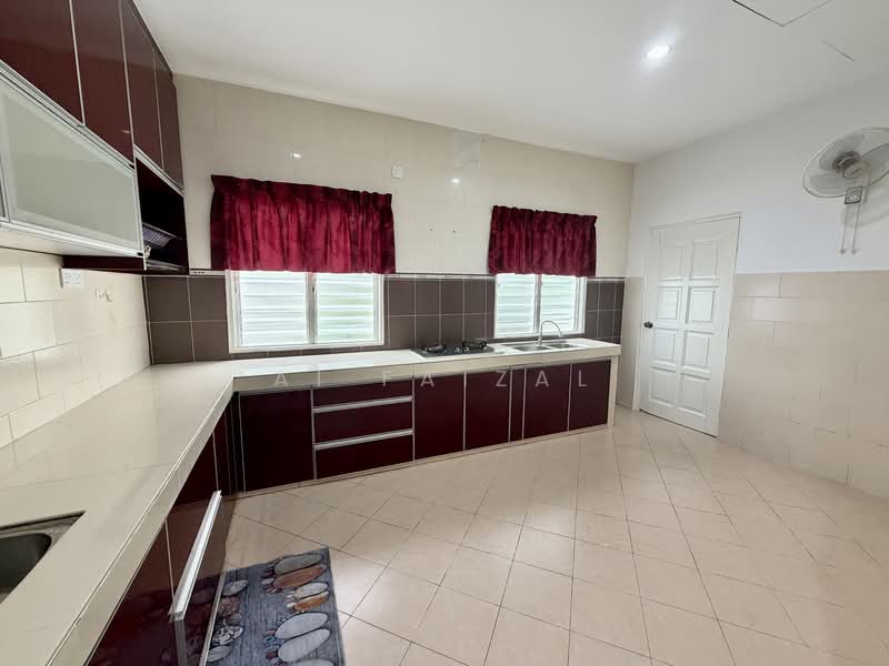Rumah Teres 2 Tingkat untuk Dijual di Alam Sari (Bangi) - Ai Faizal - Kitchen - PropertyGuru.com.my