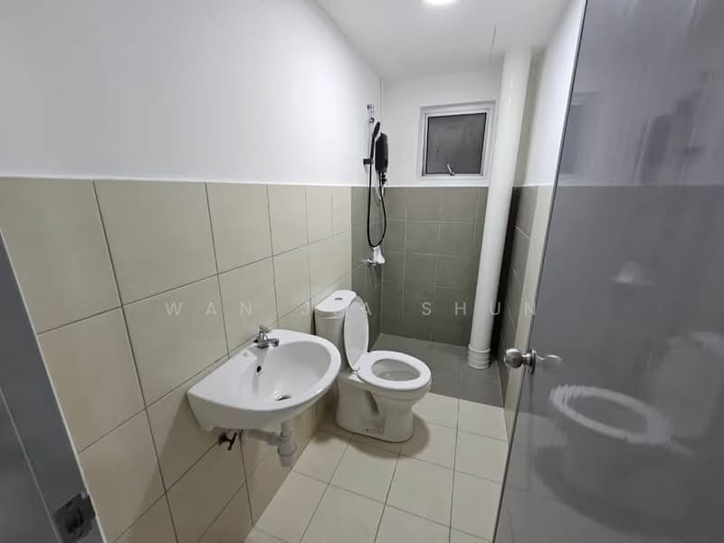 Servis Apartment untuk Disewa di Kiara Kasih - Wan Jia Shun - Bathroom - PropertyGuru.com.my