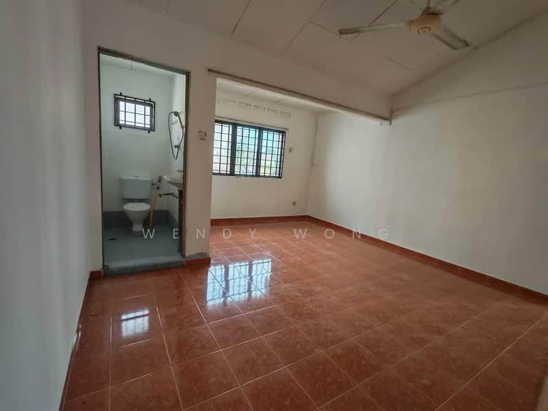 2-storey Terraced House for Rent in Taman Megah Ria (Masai) - Wendy Wong - Bathroom - PropertyGuru.com.my