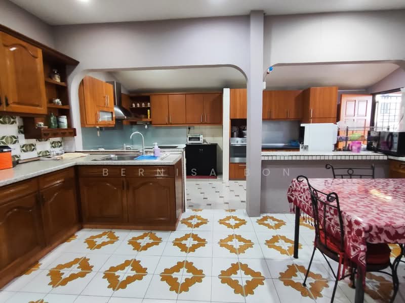 Rumah Berkembar untuk Dijual di SS4 (Petaling Jaya) - Bernisa Bon - Kitchen - PropertyGuru.com.my