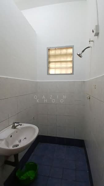 Rumah Teres 1 Tingkat untuk Dijual di Kelebang (Ipoh) - Qazin Khoo - Bathroom - PropertyGuru.com.my