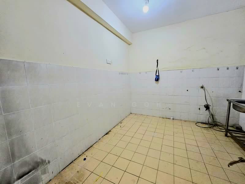 2-storey Terraced House for Sale in Saujana Puchong (Puchong) - Evan Goh - Kitchen - PropertyGuru.com.my
