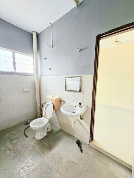 2-storey Terraced House for Sale in Saujana Puchong (Puchong) - Evan Goh - Bathroom - PropertyGuru.com.my