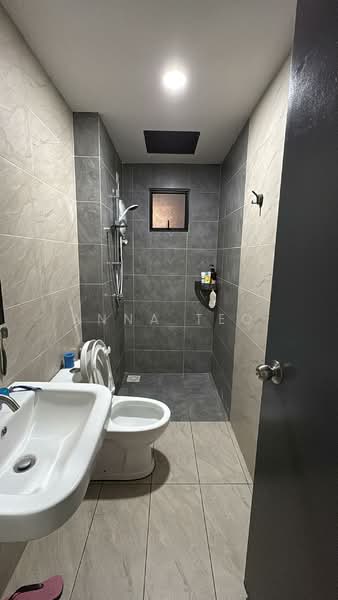 Condominium for Sale at The Hipster - Anna Teo - Bathroom - PropertyGuru.com.my