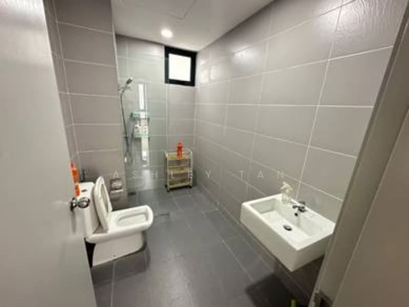 Kondominium untuk Dijual di Golden Triangle 2 - Ashley Tan - Bathroom - PropertyGuru.com.my