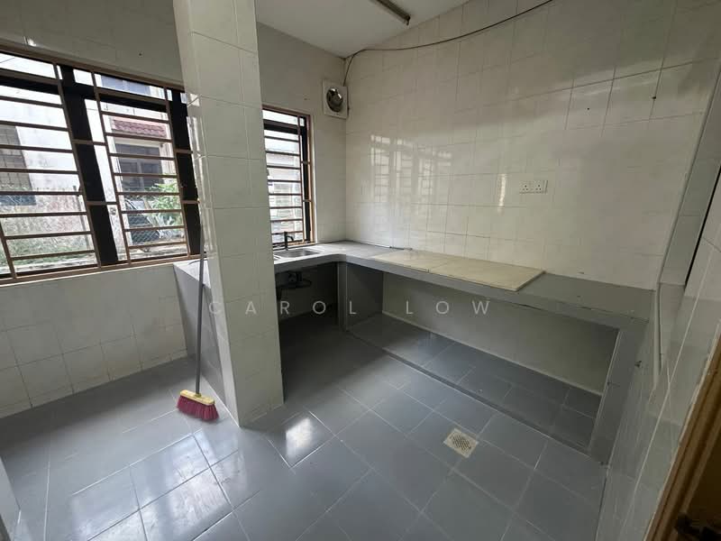 2-storey Terraced House for Sale in Bandar Baru Permas Jaya (Permas Jaya) - Carol Low - Kitchen - PropertyGuru.com.my