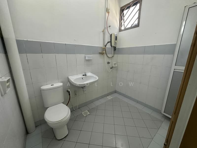 2-storey Terraced House for Sale in Bandar Baru Permas Jaya (Permas Jaya) - Carol Low - Bathroom - PropertyGuru.com.my