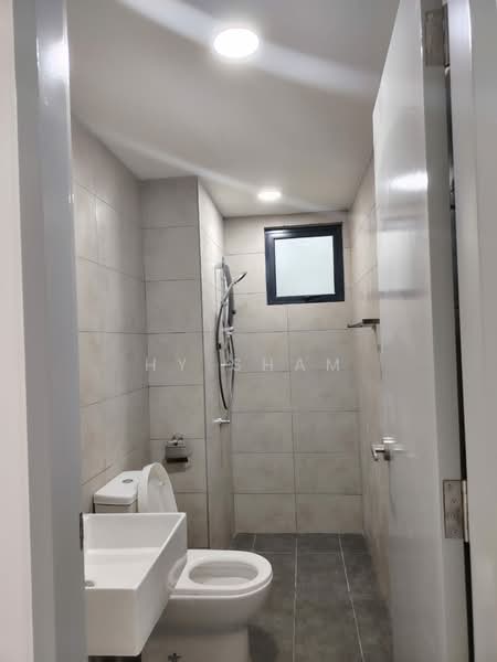 Servis Apartment untuk Disewa di M Luna - HY Sham - Bathroom - PropertyGuru.com.my
