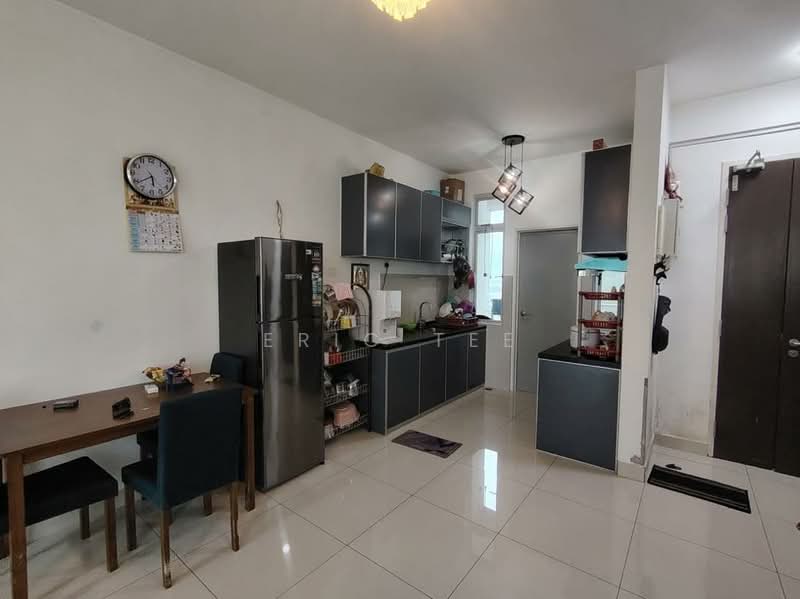 Pangsapuri untuk Disewa di D'Lagoon Luxury Apartment - Eric Tee - Kitchen - PropertyGuru.com.my