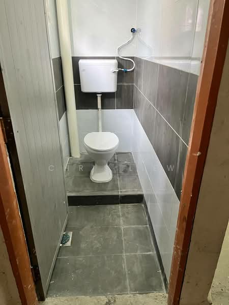 Shop for Sale in Taman Tasek (Johor Bahru) - Chris Liew - Bathroom - PropertyGuru.com.my