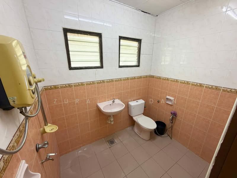 Rumah Teres 2 Tingkat untuk Dijual di Wangsa Melawati (Wangsa Maju) - Zuraidah Dan - Bathroom - PropertyGuru.com.my