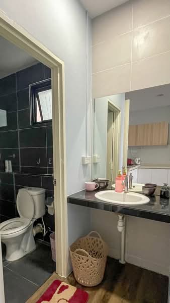 Pangsapuri untuk Disewa di HK Square Apartment - Jeno Tan - Bathroom - PropertyGuru.com.my