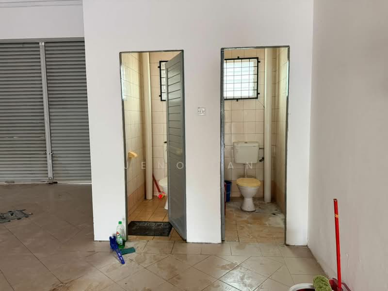 Shop / Office for Rent in Kuching (Sarawak) - Jeno Tan - Bathroom - PropertyGuru.com.my