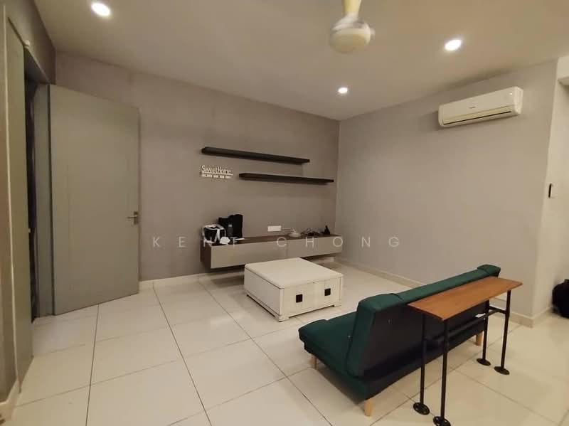 Rumah Teres 2 Tingkat untuk Dijual di Tiara East (Semenyih) - Kent Chong - Living Room - PropertyGuru.com.my