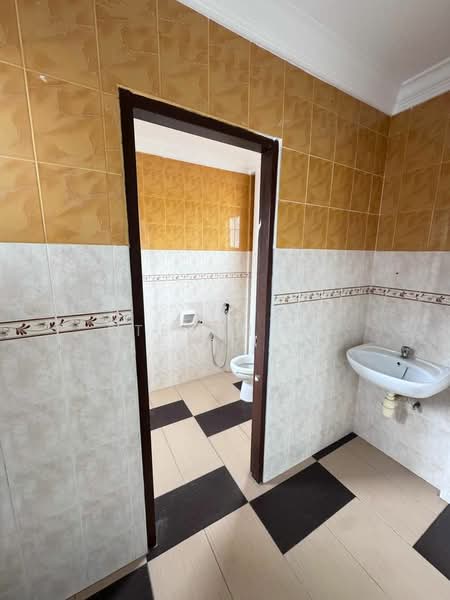 2-storey Terraced House for Sale in Kulai (Johor) - Stefan Yu - Bathroom - PropertyGuru.com.my