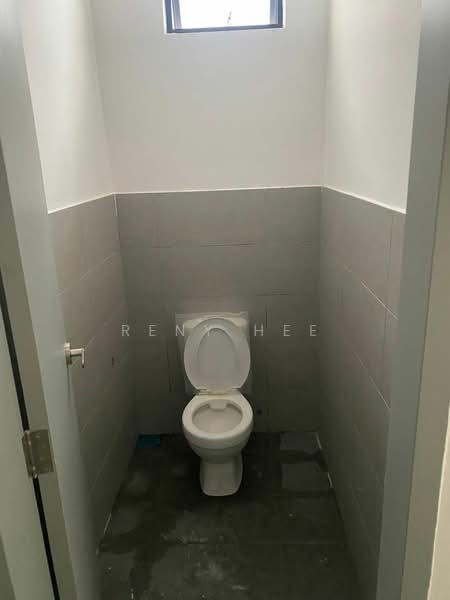 Shop for Rent in Austin Crest (Johor Bahru) - Reny Hee - Bathroom - PropertyGuru.com.my