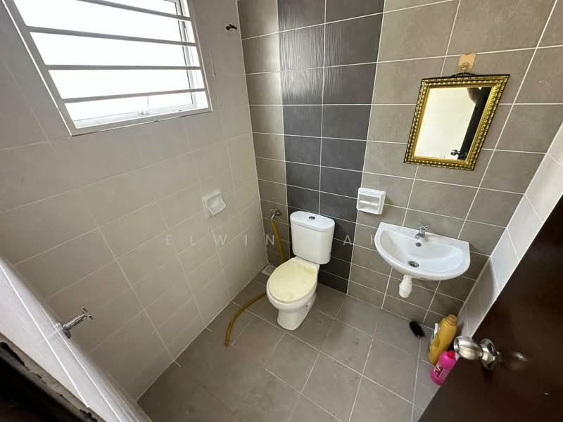 2-storey Terraced House for Sale in Rawang (Selangor) - Elwin Mah - Bathroom - PropertyGuru.com.my