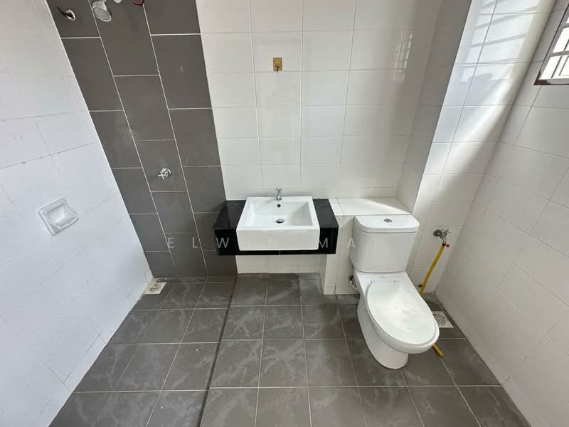 2-storey Terraced House for Sale in Rawang (Selangor) - Elwin Mah - Bathroom - PropertyGuru.com.my