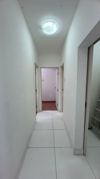 Servis Apartment untuk Dijual di The Platino Serviced Apartment - Eva Siow - Corridor - PropertyGuru.com.my