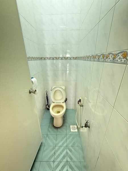 Rumah Teres 2 Tingkat untuk Dijual di Taman Pelangi (Johor Bahru) - Calvin Wong - Bathroom - PropertyGuru.com.my