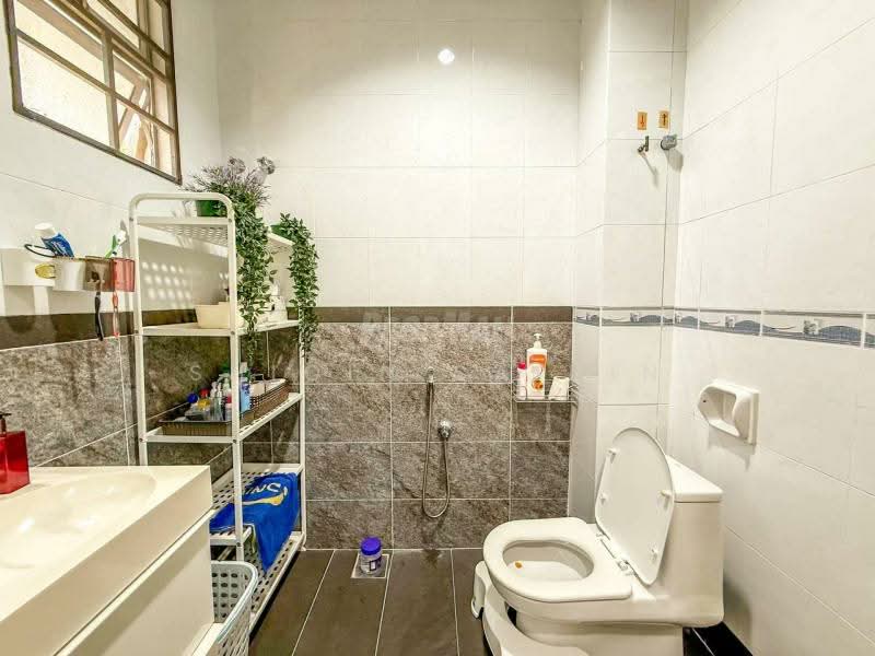 Semi-Detached House for Sale in Taman Andaman Ukay (Ulu Kelang) - Shiqin Saidin - Bathroom - PropertyGuru.com.my