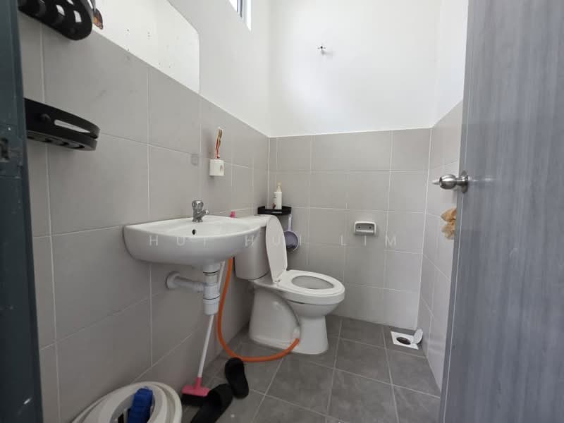 Rumah Teres 2.5 Tingkat untuk Dijual di Skudai (Johor) - Hui Hui Lim - Bathroom - PropertyGuru.com.my