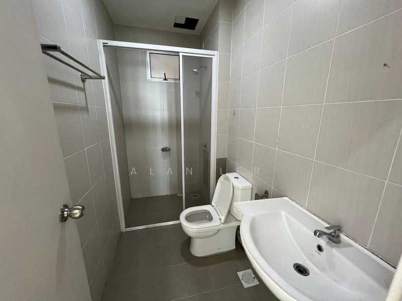 Service Residence for Sale at Meridin Bayvue Serviced Apartment - Alan Ler - Bathroom - PropertyGuru.com.my