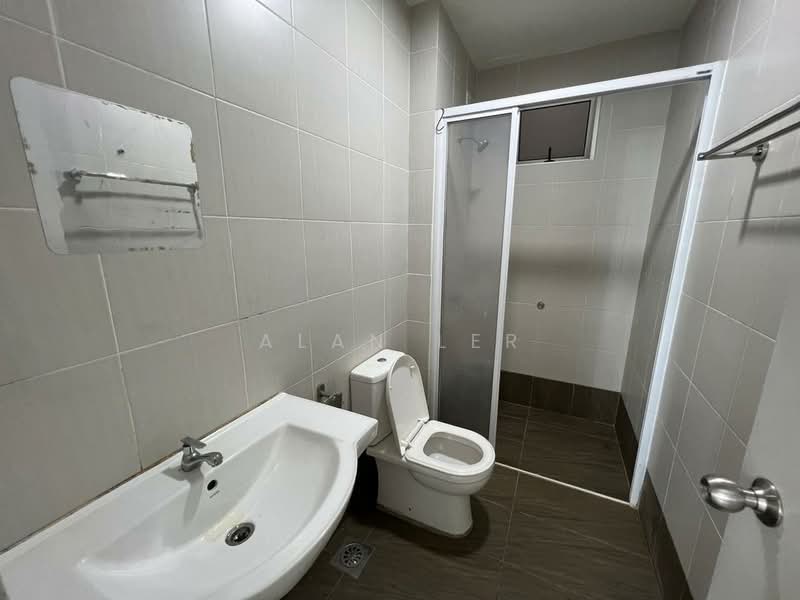 Service Residence for Sale at Meridin Bayvue Serviced Apartment - Alan Ler - Bathroom - PropertyGuru.com.my