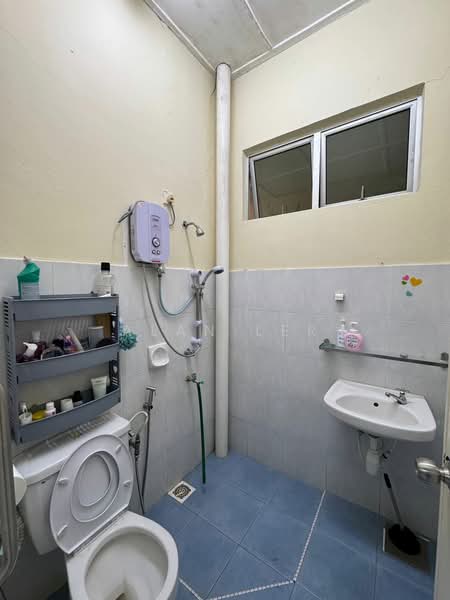 Rumah Teres 1 Tingkat untuk Dijual di Taman Pelangi Indah (Ulu Tiram) - Alan Ler - Bathroom - PropertyGuru.com.my
