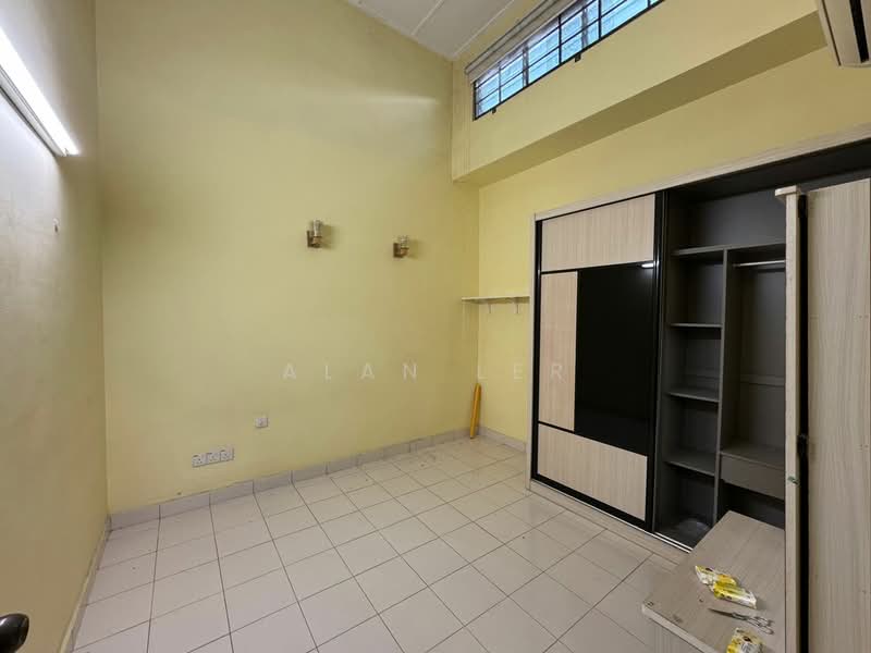 Rumah Teres 1 Tingkat untuk Dijual di Taman Pelangi Indah (Ulu Tiram) - Alan Ler - Bedroom - PropertyGuru.com.my