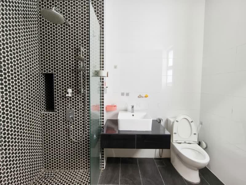 Semi-Detached House for Sale in Setia Alam (Selangor) - Kho Daniel - Bathroom - PropertyGuru.com.my
