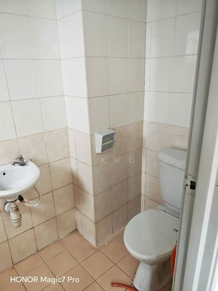 Servis Apartment untuk Disewa di Brunsfield Riverview - KH Khoo - Bathroom - PropertyGuru.com.my