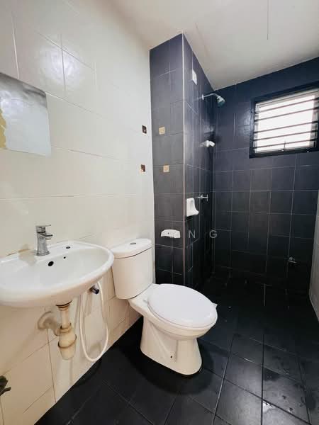 Kondominium untuk Disewa di Scott Towers @ Larkin JB - YC Fung - Bathroom - PropertyGuru.com.my