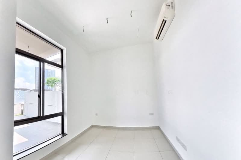 Semi-Detached House for Sale in Iskandar Puteri (Nusajaya) (Johor) - Purple Heng - PropertyGuru.com.my