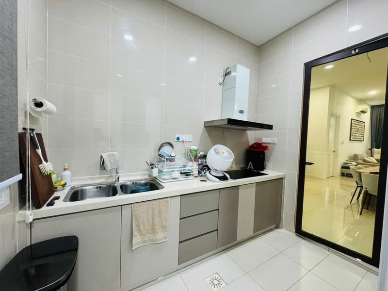Condominium for Sale at Isle of Kamares - Chloe Chan - Kitchen - PropertyGuru.com.my