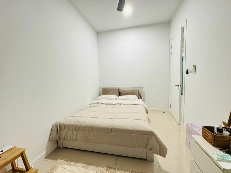 Condominium for Sale at Isle of Kamares - Chloe Chan - Bedroom - PropertyGuru.com.my