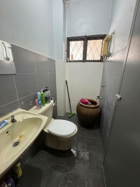 Rumah Teres 2.5 Tingkat untuk Dijual di Taman Setiawangsa (Setiawangsa) - Azzad Zarull - Bathroom - PropertyGuru.com.my