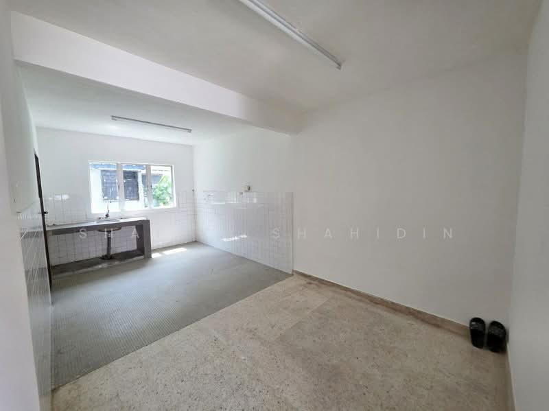 2-storey Terraced House for Sale in Taman Sri Muda (Shah Alam) - Shafika Shahidin - Kitchen - PropertyGuru.com.my