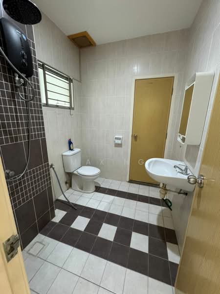 Rumah Berkembar untuk Dijual di Bayan Lepas (Penang) - Max Ng - Bathroom - PropertyGuru.com.my