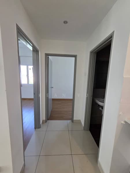 Condominium for Rent at Zeta Deskye (Alam Saujana) - Kean Yu - Corridor - PropertyGuru.com.my